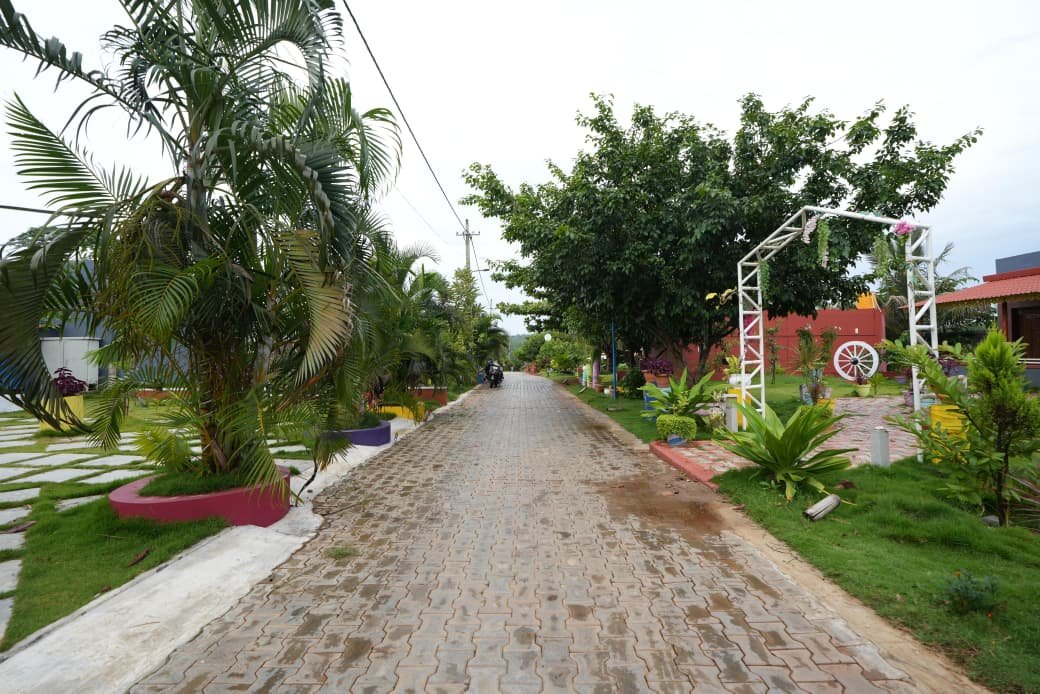 Landscaped entrance to the private villa